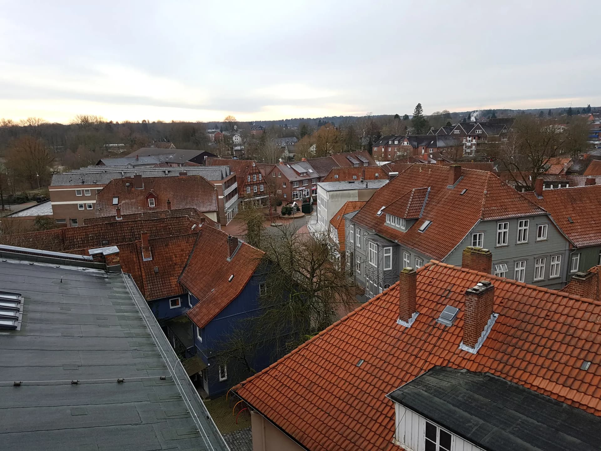 Blick über Dächer und die Marktstraße in Soltau